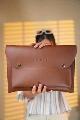 BROWN LAPTOP SLEEVE